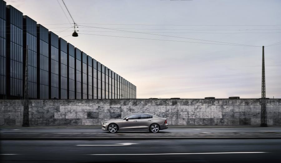  Volvo S60 T6 Inscription 2018 года  (WW) (фото 3 из 65)